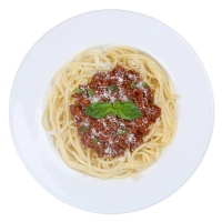 Overheerlijke zelfgemaakte bolognesesaus met ui, gehakt,  kaas, pasta is (licht pittig) kan pittiger aub aangeven